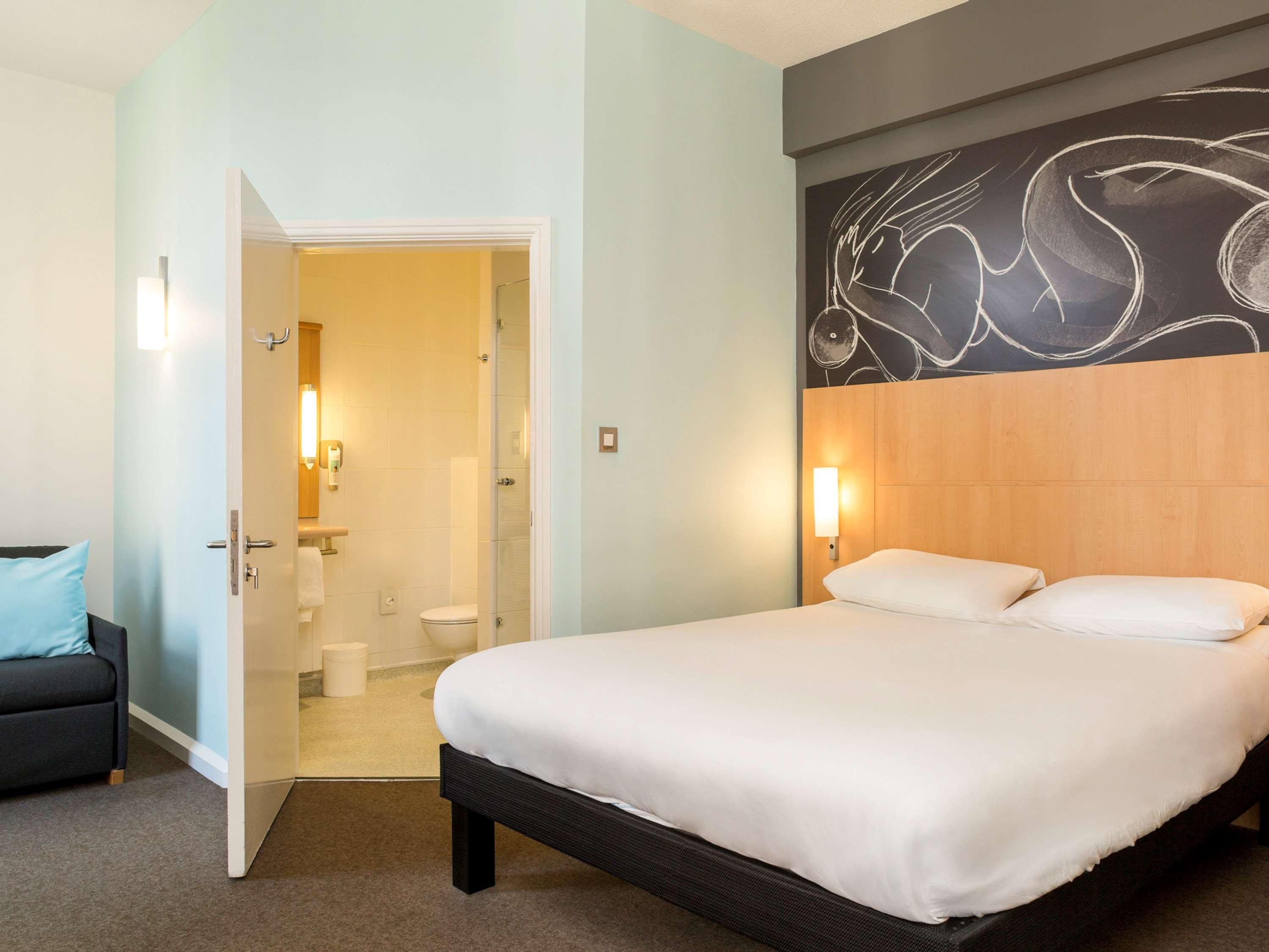 Ibis Styles York Centre Hotel Exterior photo